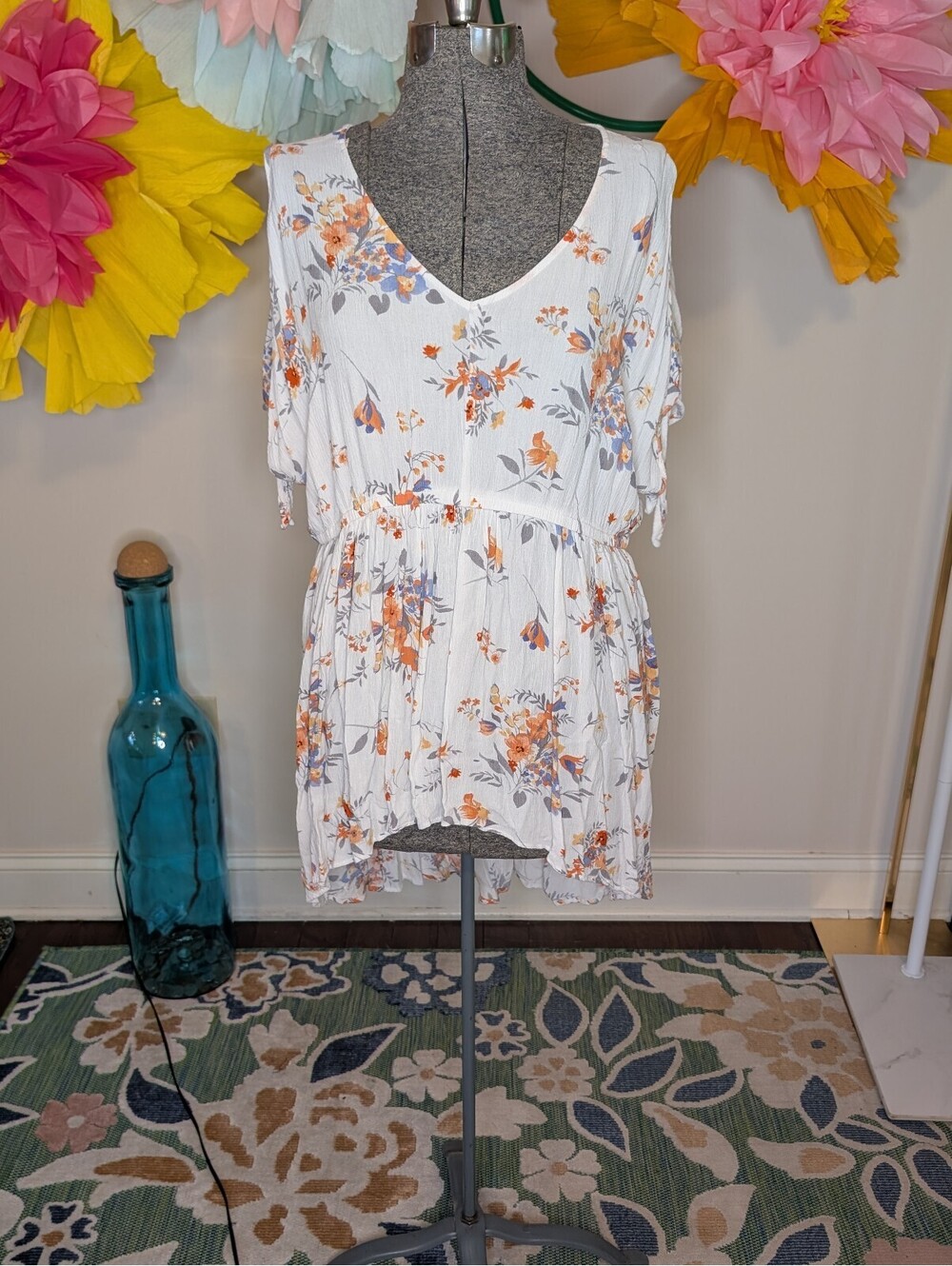 2163 - Torrid Floral Print Rayon Hi - Lo Tunic Size 3